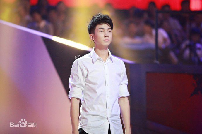 白举纲(Pax Congo)2013快乐男声比赛照片前后照片
