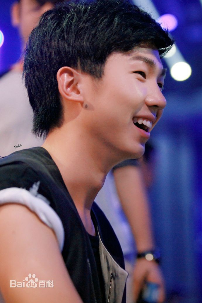 白举纲(Pax Congo)2013快乐男声比赛照片前后照片