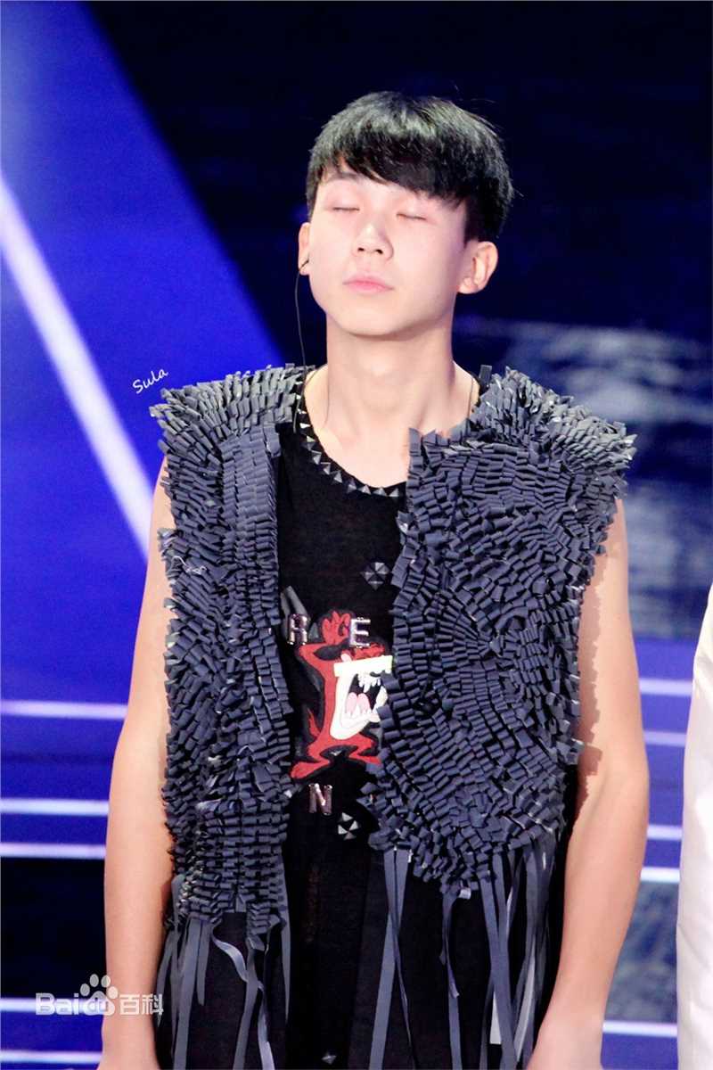 白举纲(Pax Congo)2013快乐男声比赛照片前后照片