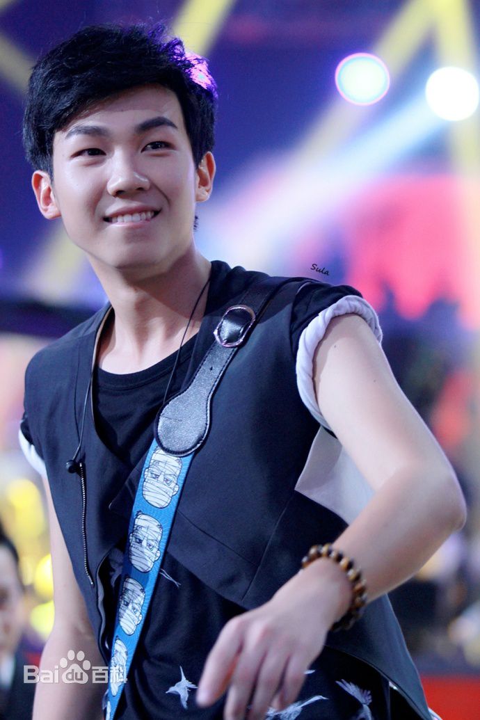 白举纲(Pax Congo)2013快乐男声比赛照片前后照片