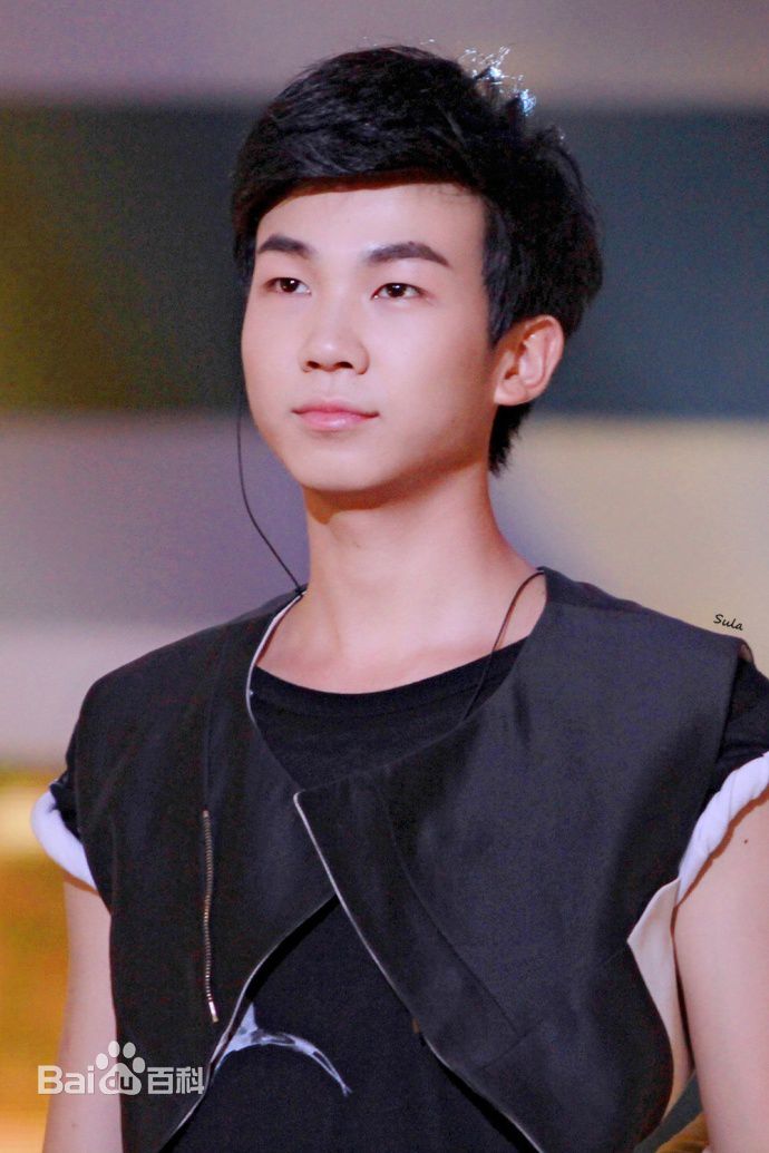 白举纲(Pax Congo)2013快乐男声比赛照片前后照片