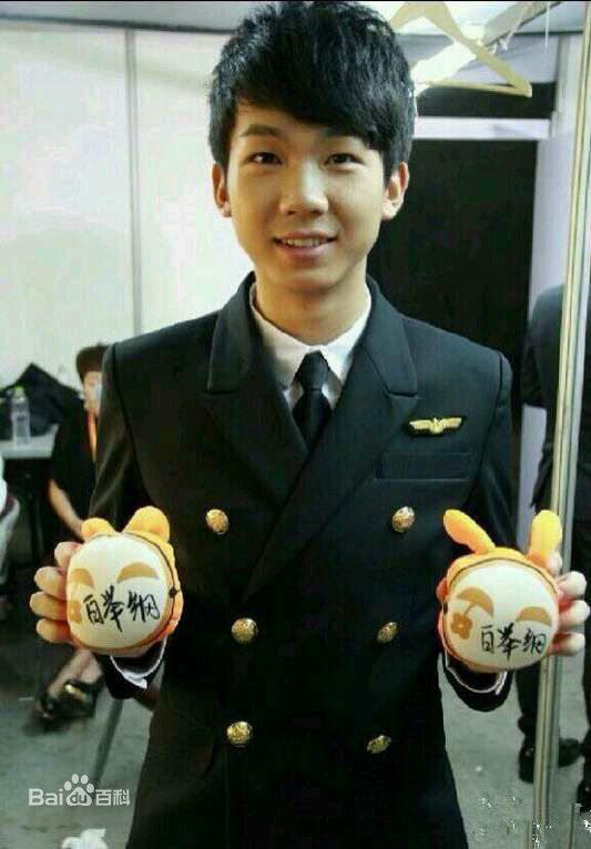 白举纲(Pax Congo)2013快乐男声比赛照片前后照片