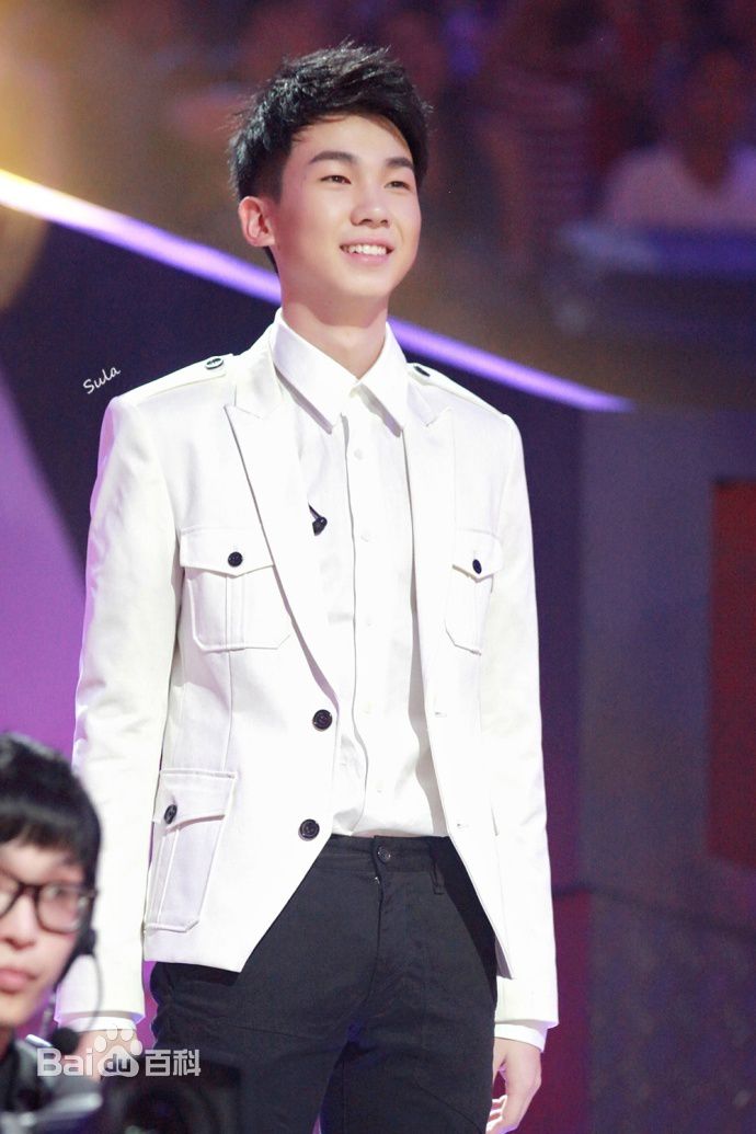 白举纲(Pax Congo)2013快乐男声比赛照片前后照片