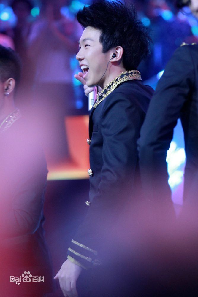 白举纲(Pax Congo)2013快乐男声比赛照片前后照片