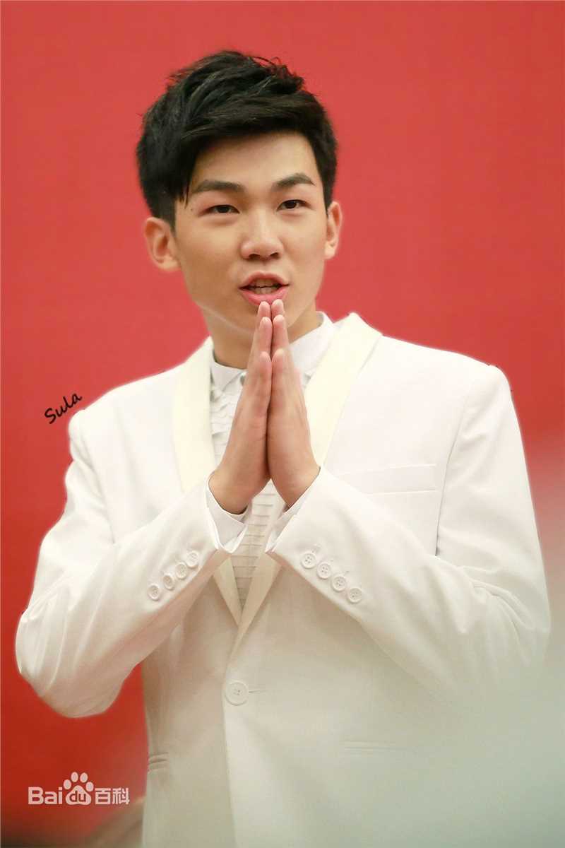 白举纲(Pax Congo)2013快乐男声比赛照片前后照片