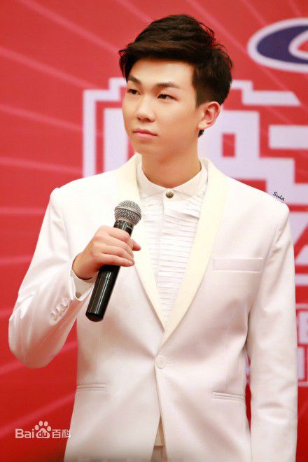 白举纲(Pax Congo)2013快乐男声比赛照片前后照片