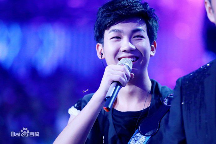 白举纲(Pax Congo)2013快乐男声比赛照片前后照片