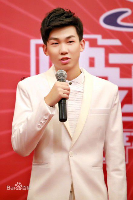 白举纲(Pax Congo)2013快乐男声比赛照片前后照片