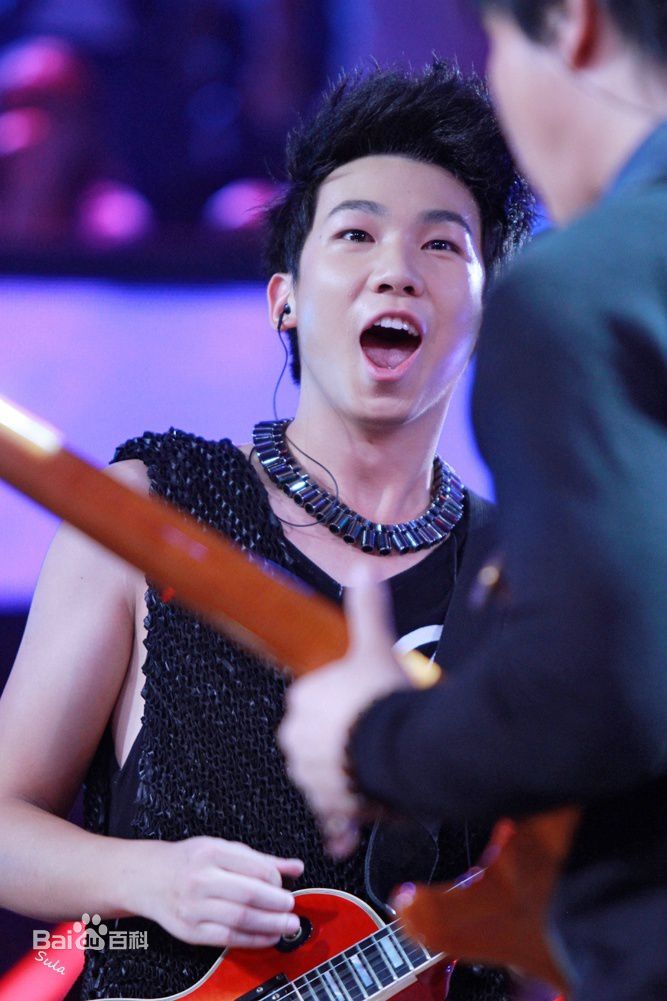 白举纲(Pax Congo)2013快乐男声比赛照片前后照片