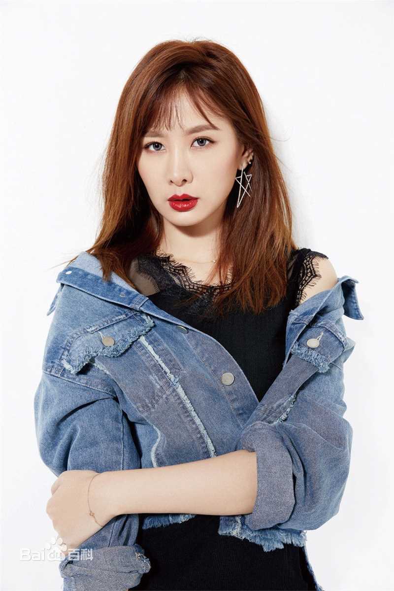 安心亚(Amber An)广告拍摄壁纸壁纸