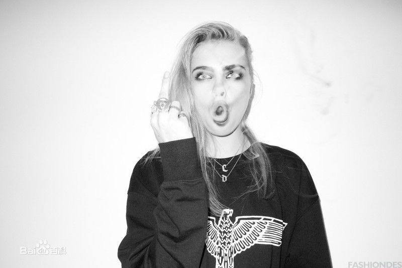 卡拉·乔斯林·迪瓦伊(Cara Jocelyn Delevingne)Cara Delevingne by Terry Richardson图册