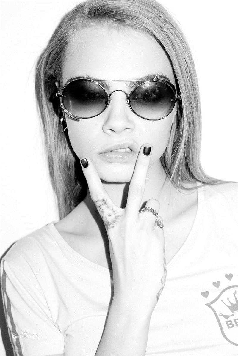 卡拉·乔斯林·迪瓦伊(Cara Jocelyn Delevingne)Cara Delevingne by Terry Richardson图册