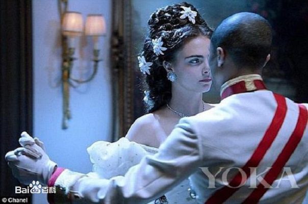 卡拉·乔斯林·迪瓦伊(Cara Jocelyn Delevingne)影视作品图片图集