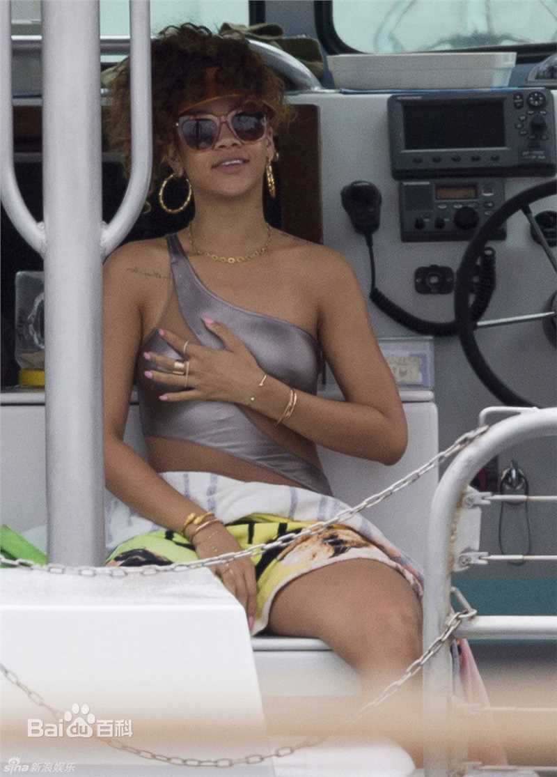 高清罗比恩·蕾哈娜·芬缇(Robyn Rihanna Fenty)蕾哈娜精彩图册