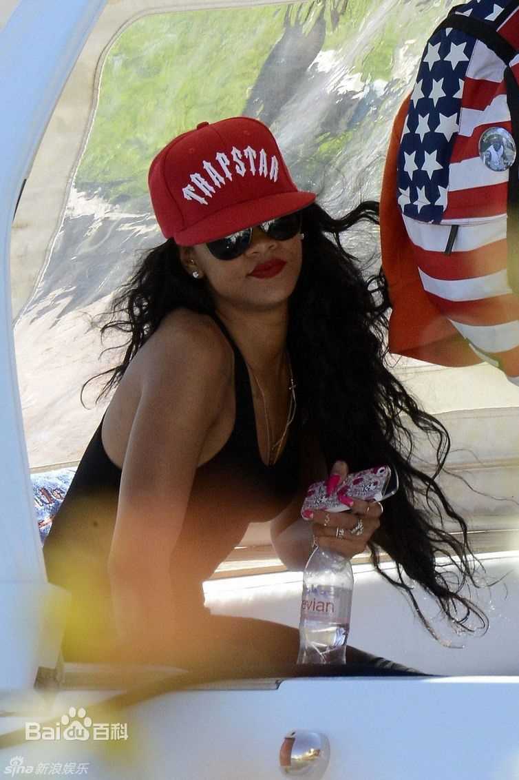 高清罗比恩·蕾哈娜·芬缇(Robyn Rihanna Fenty)蕾哈娜精彩图册