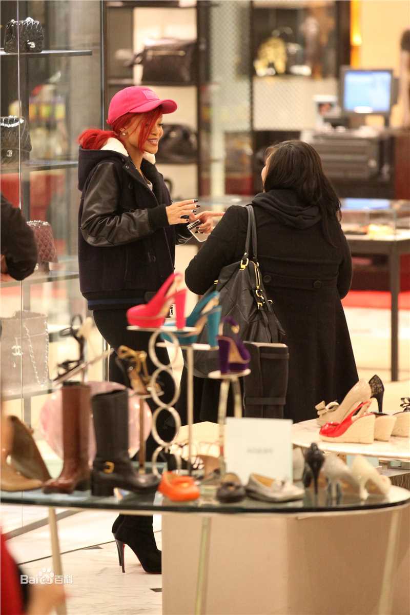 最新罗比恩·蕾哈娜·芬缇(Robyn Rihanna Fenty)精彩图册2