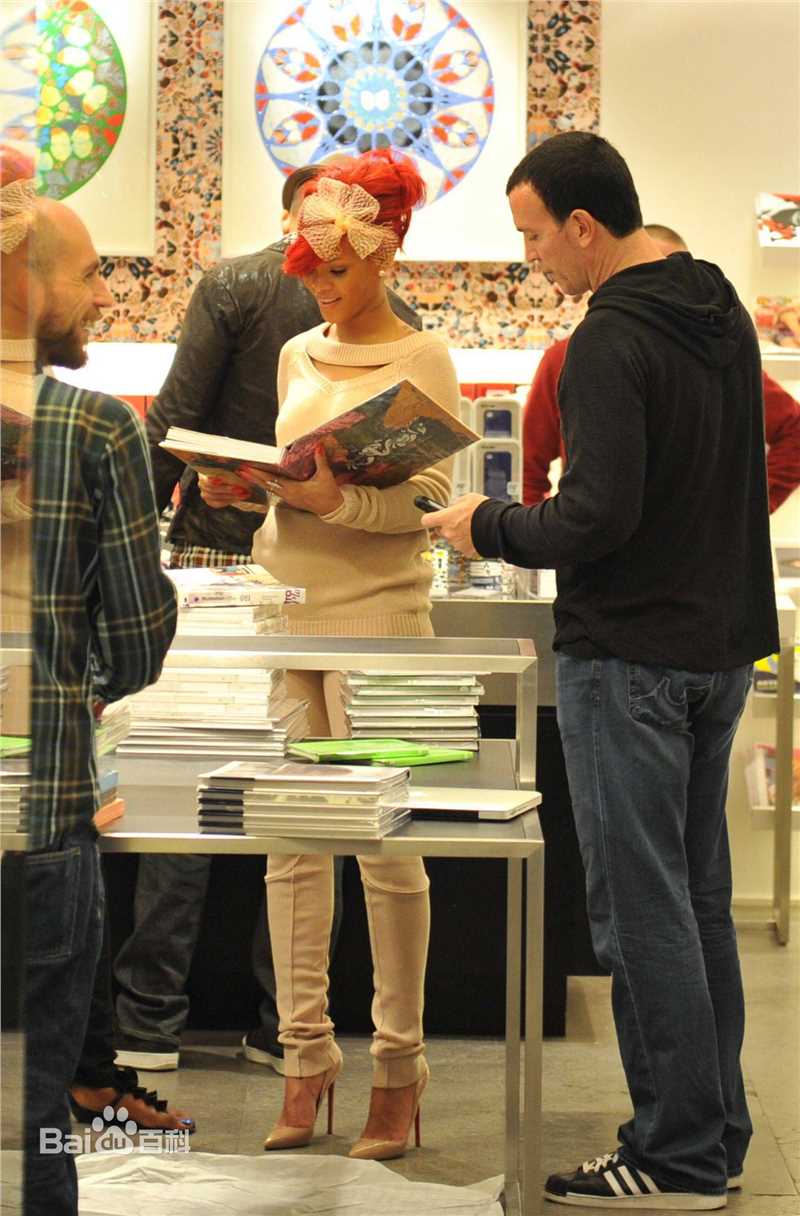 最新罗比恩·蕾哈娜·芬缇(Robyn Rihanna Fenty)精彩图册2