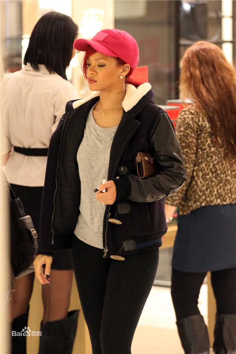 最新罗比恩·蕾哈娜·芬缇(Robyn Rihanna Fenty)精彩图册2