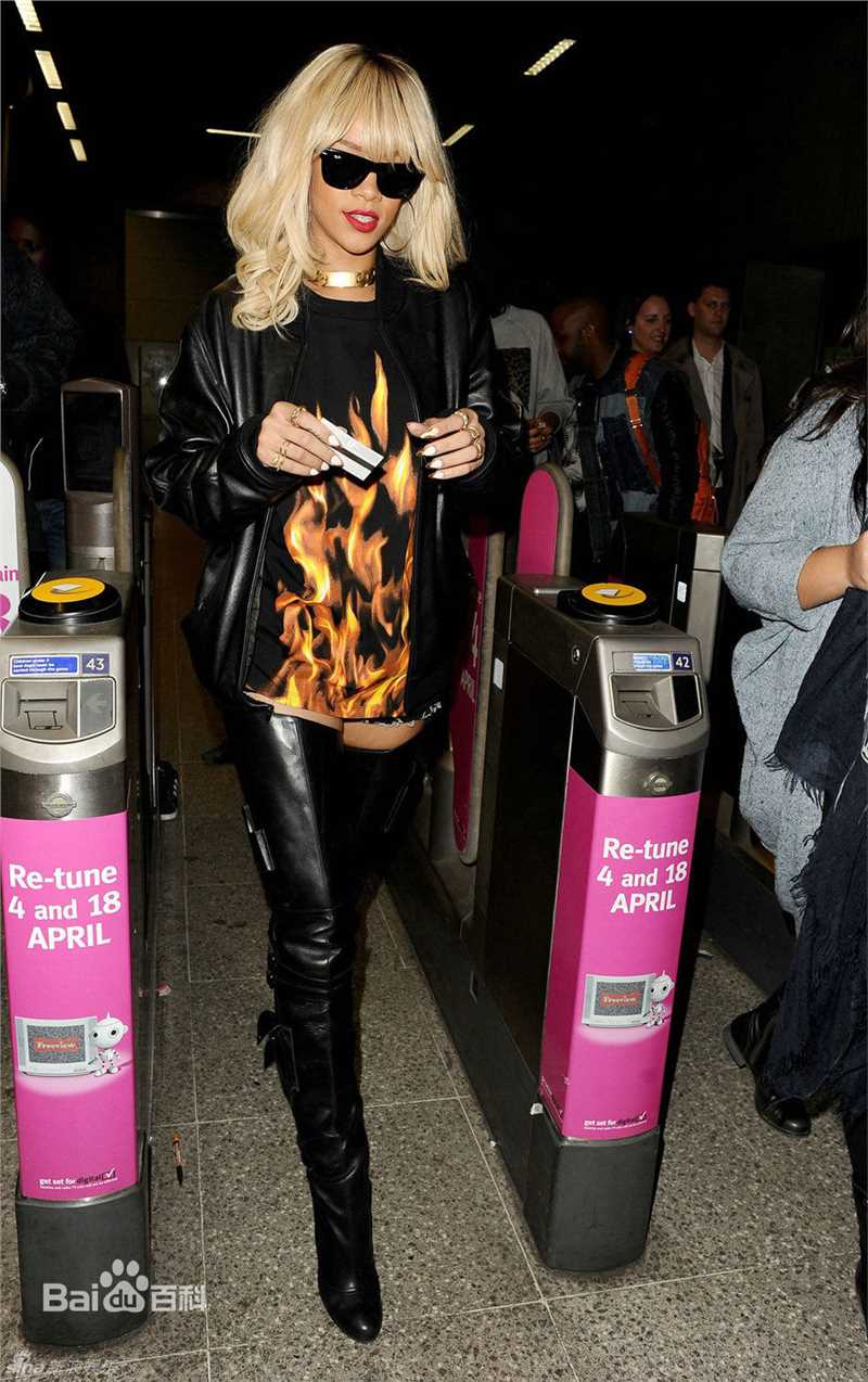 最全罗比恩·蕾哈娜·芬缇(Robyn Rihanna Fenty)蕾哈娜精彩图册