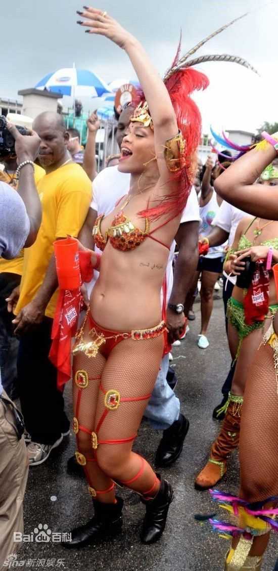 最全罗比恩·蕾哈娜·芬缇(Robyn Rihanna Fenty)蕾哈娜精彩图册