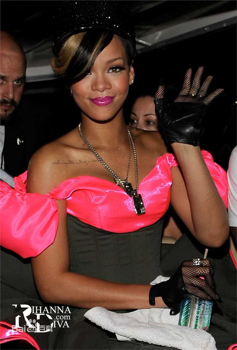 最新罗比恩·蕾哈娜·芬缇(Robyn Rihanna Fenty)精彩图册3