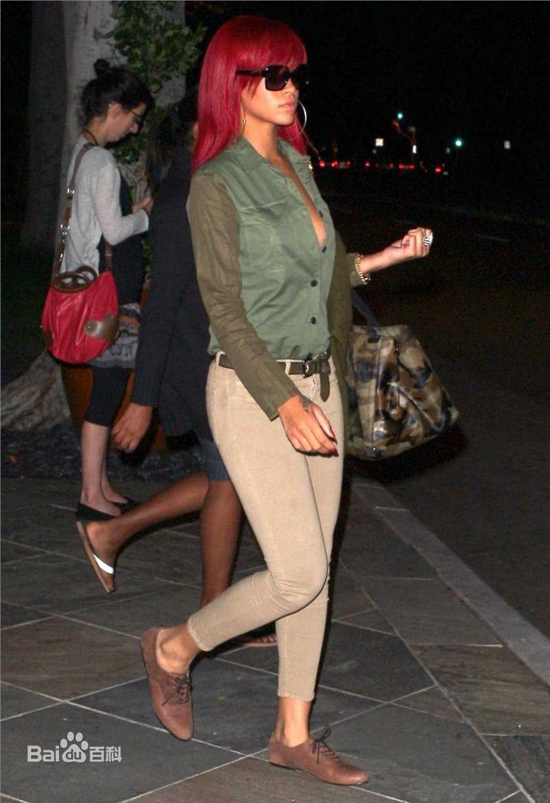 最新罗比恩·蕾哈娜·芬缇(Robyn Rihanna Fenty)精彩图册3