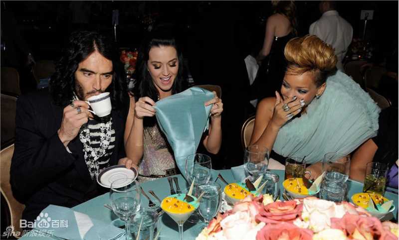 最新罗比恩·蕾哈娜·芬缇(Robyn Rihanna Fenty)蕾哈娜精彩图册