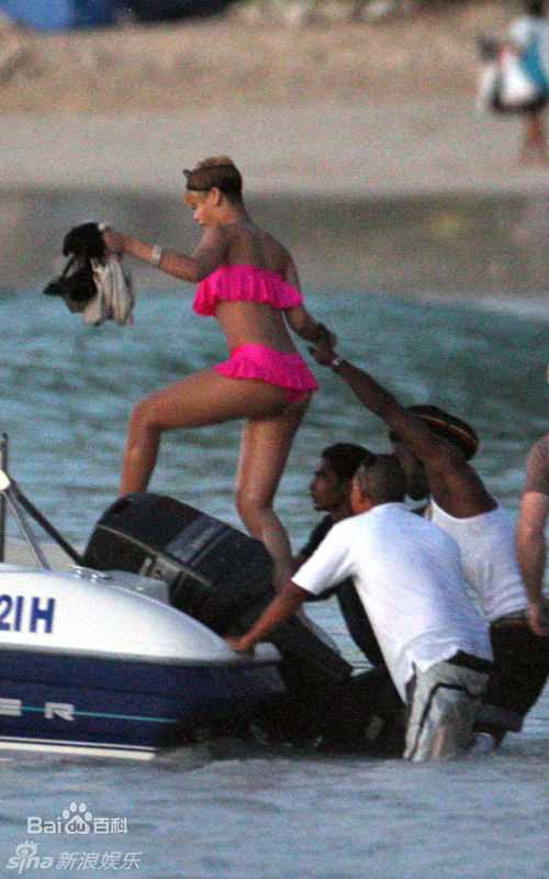 最新罗比恩·蕾哈娜·芬缇(Robyn Rihanna Fenty)蕾哈娜精彩图册