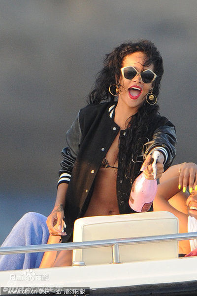 罗比恩·蕾哈娜·芬缇(Robyn Rihanna Fenty)蕾哈娜精彩图册