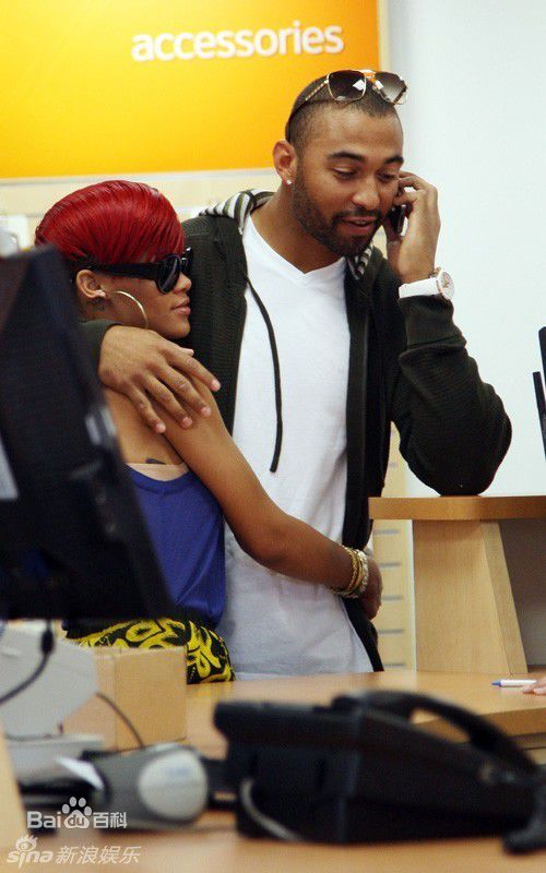 罗比恩·蕾哈娜·芬缇(Robyn Rihanna Fenty)蕾哈娜精彩图册