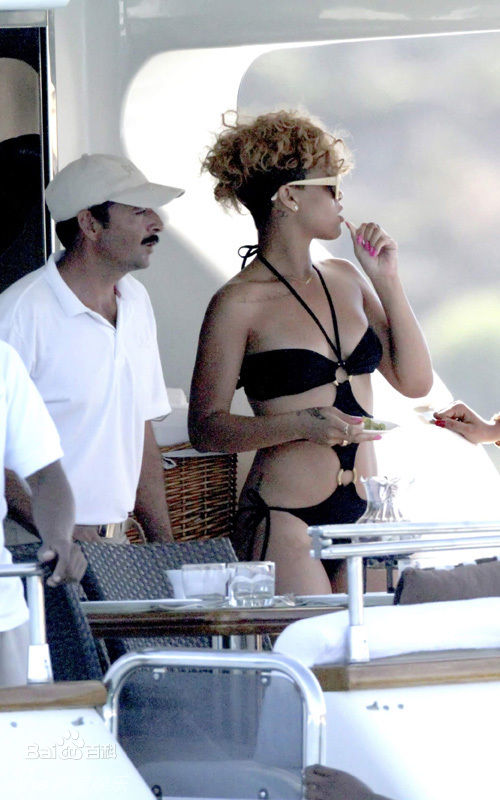 罗比恩·蕾哈娜·芬缇(Robyn Rihanna Fenty)蕾哈娜精彩图册