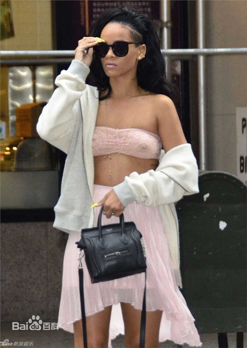 罗比恩·蕾哈娜·芬缇(Robyn Rihanna Fenty)蕾哈娜精彩图册