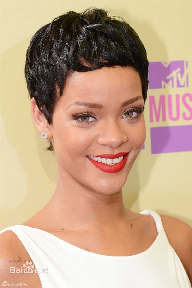 罗比恩·蕾哈娜·芬缇(Robyn Rihanna Fenty)蕾哈娜精彩图册