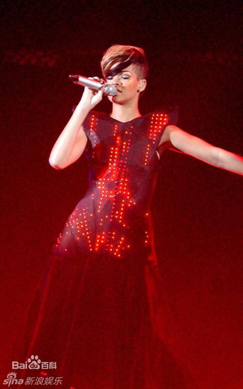 罗比恩·蕾哈娜·芬缇(Robyn Rihanna Fenty)蕾哈娜精彩图册