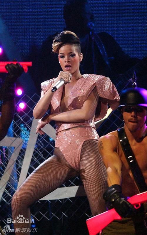 罗比恩·蕾哈娜·芬缇(Robyn Rihanna Fenty)蕾哈娜精彩图册