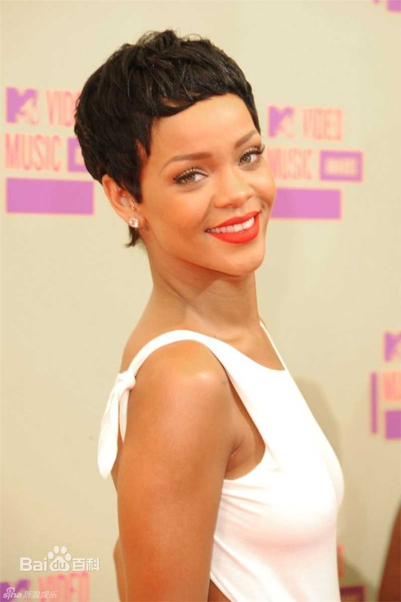 高清罗比恩·蕾哈娜·芬缇(Robyn Rihanna Fenty)蕾哈娜精彩图册