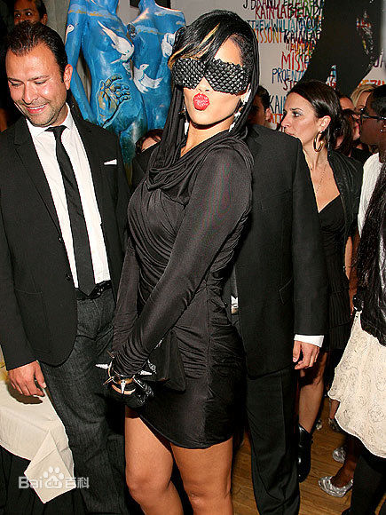 最全罗比恩·蕾哈娜·芬缇(Robyn Rihanna Fenty)蕾哈娜精彩图册