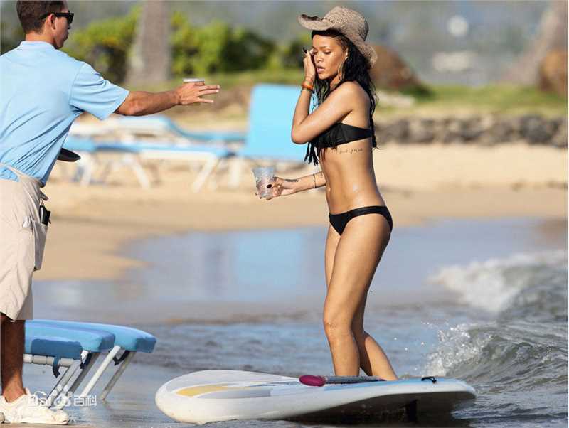 精选罗比恩·蕾哈娜·芬缇(Robyn Rihanna Fenty)蕾哈娜精彩图册