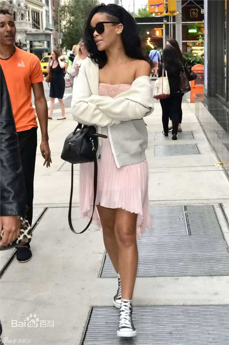 精选罗比恩·蕾哈娜·芬缇(Robyn Rihanna Fenty)蕾哈娜精彩图册