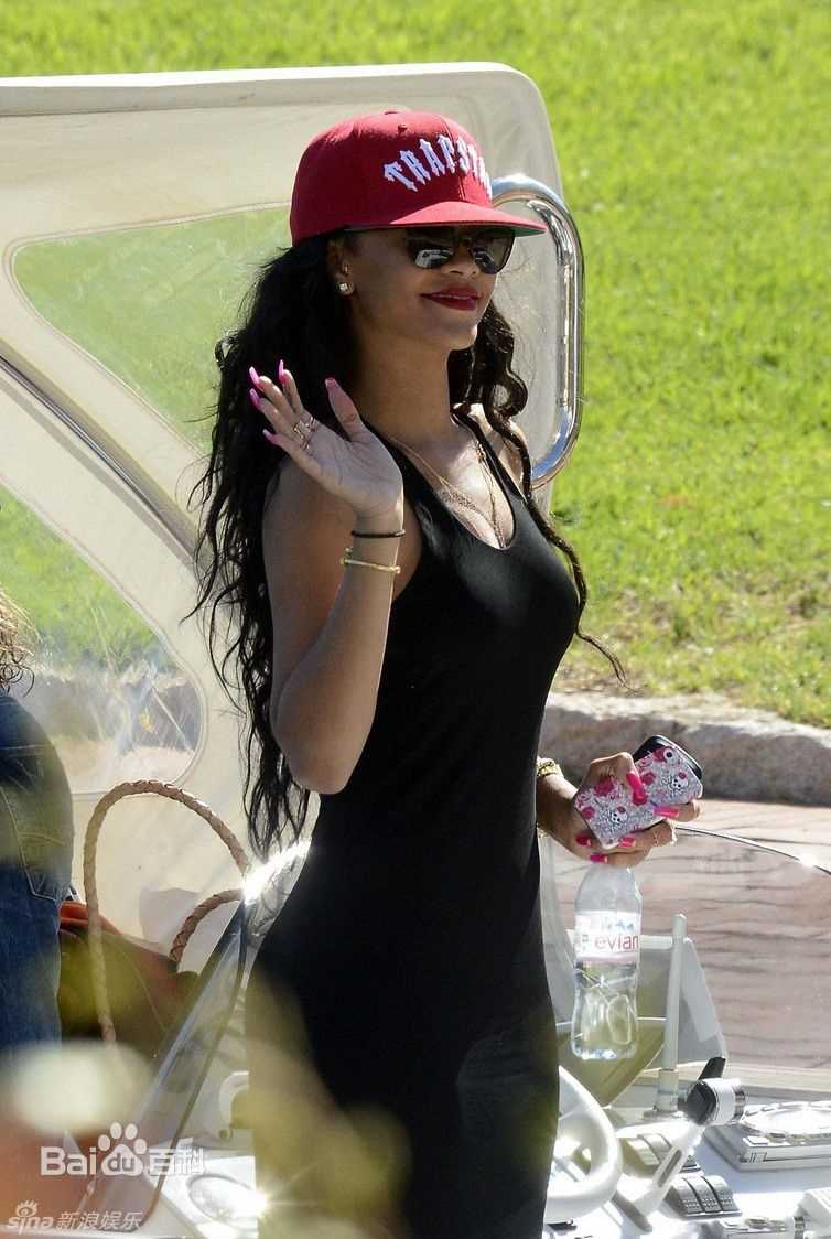 精选罗比恩·蕾哈娜·芬缇(Robyn Rihanna Fenty)蕾哈娜精彩图册