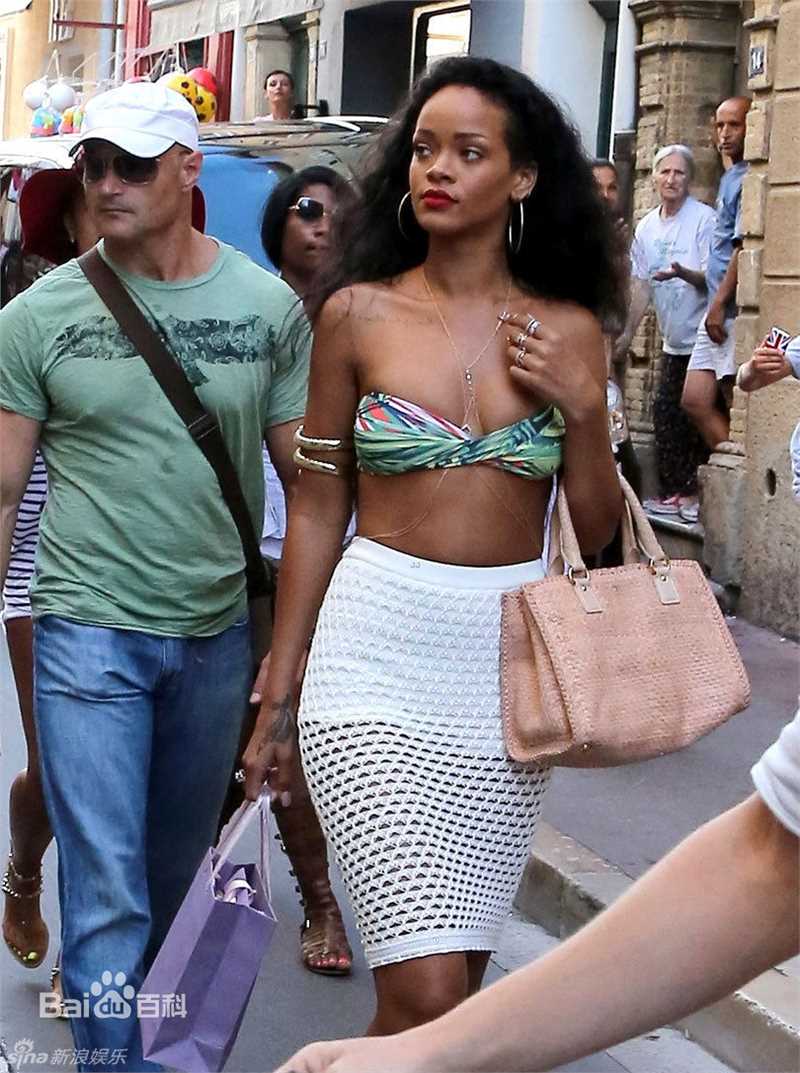 精选罗比恩·蕾哈娜·芬缇(Robyn Rihanna Fenty)蕾哈娜精彩图册