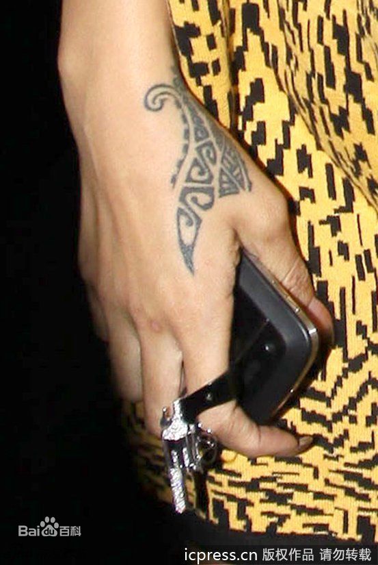 精选罗比恩·蕾哈娜·芬缇(Robyn Rihanna Fenty)蕾哈娜精彩图册