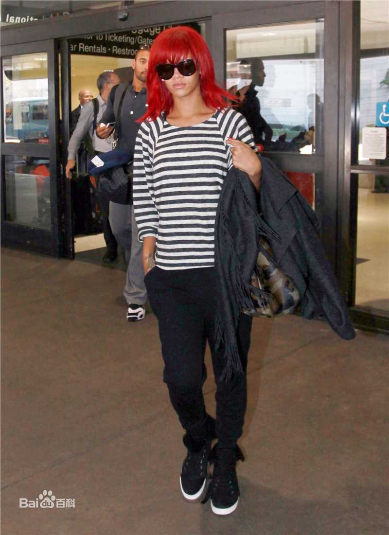 最优质罗比恩·蕾哈娜·芬缇(Robyn Rihanna Fenty)精彩图册1