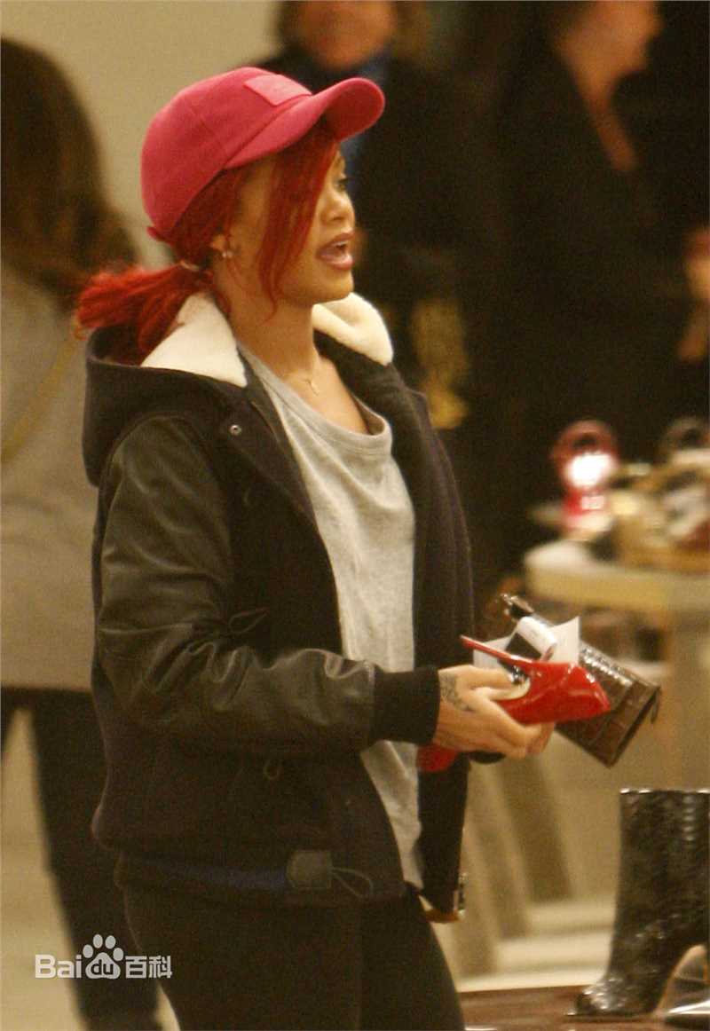 最优质罗比恩·蕾哈娜·芬缇(Robyn Rihanna Fenty)精彩图册1