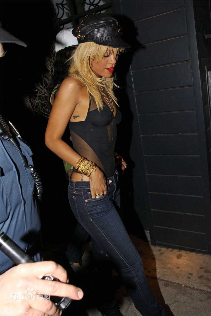 最全罗比恩·蕾哈娜·芬缇(Robyn Rihanna Fenty)蕾哈娜精彩图册