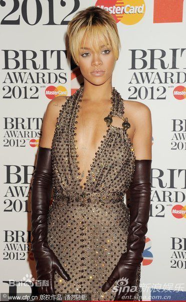 最全罗比恩·蕾哈娜·芬缇(Robyn Rihanna Fenty)蕾哈娜精彩图册