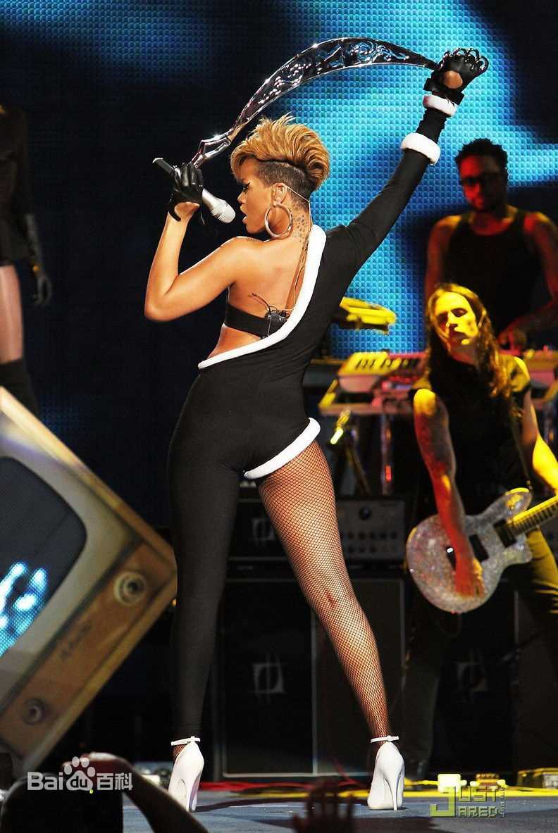 最全罗比恩·蕾哈娜·芬缇(Robyn Rihanna Fenty)蕾哈娜精彩图册