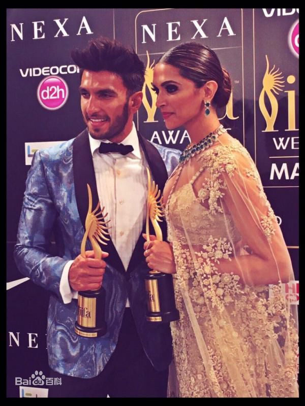 迪皮卡·帕度柯妮(Deepika Padukone)获奖素颜照壁纸