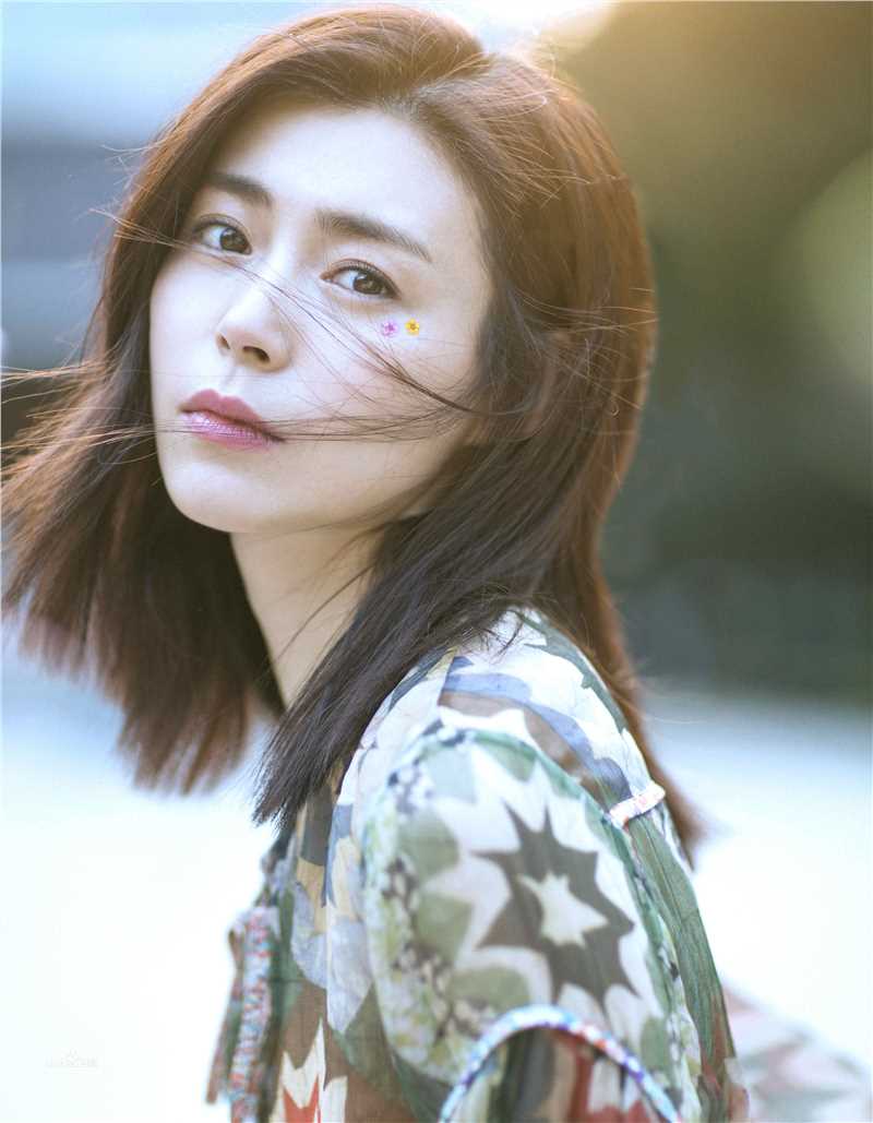 卢杉(Amber)精选杂志图册