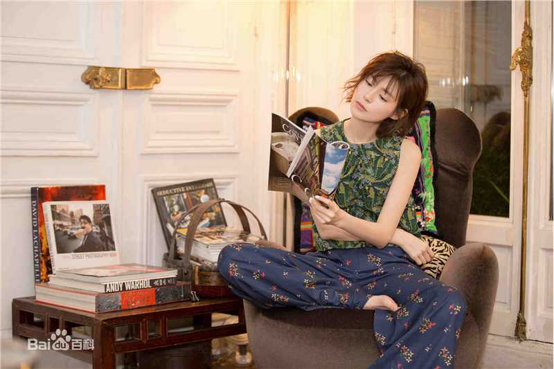 卢杉(Amber)生活照素颜照相册